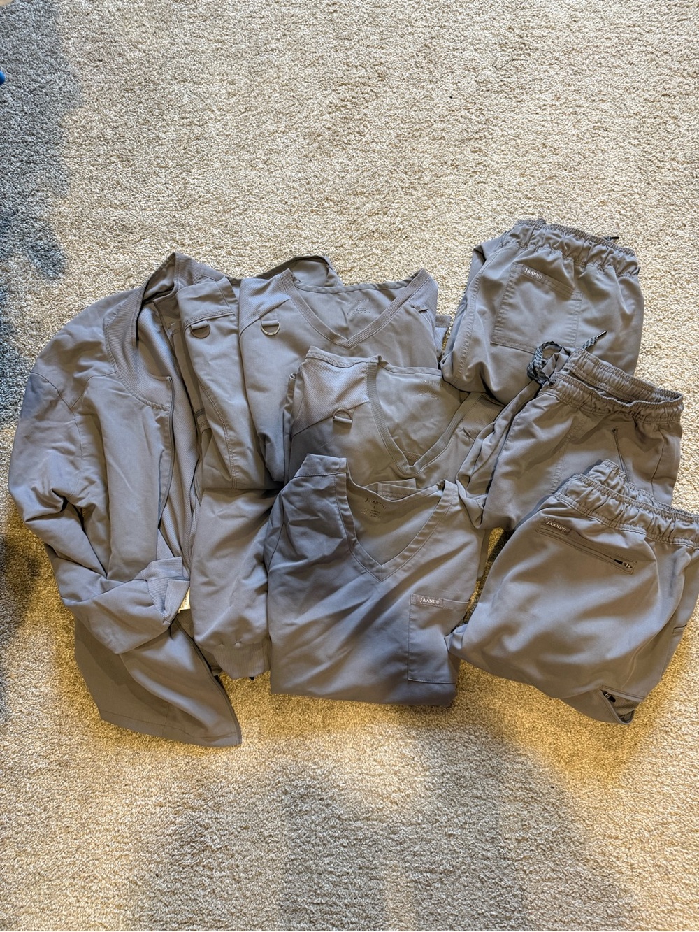 Women’s JAANUU Gray Medical Scrub sets size large